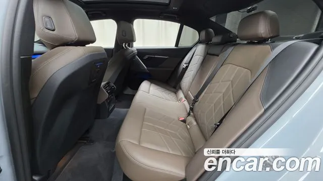 BMW 5 Series G60 — Фото автомобиля 18