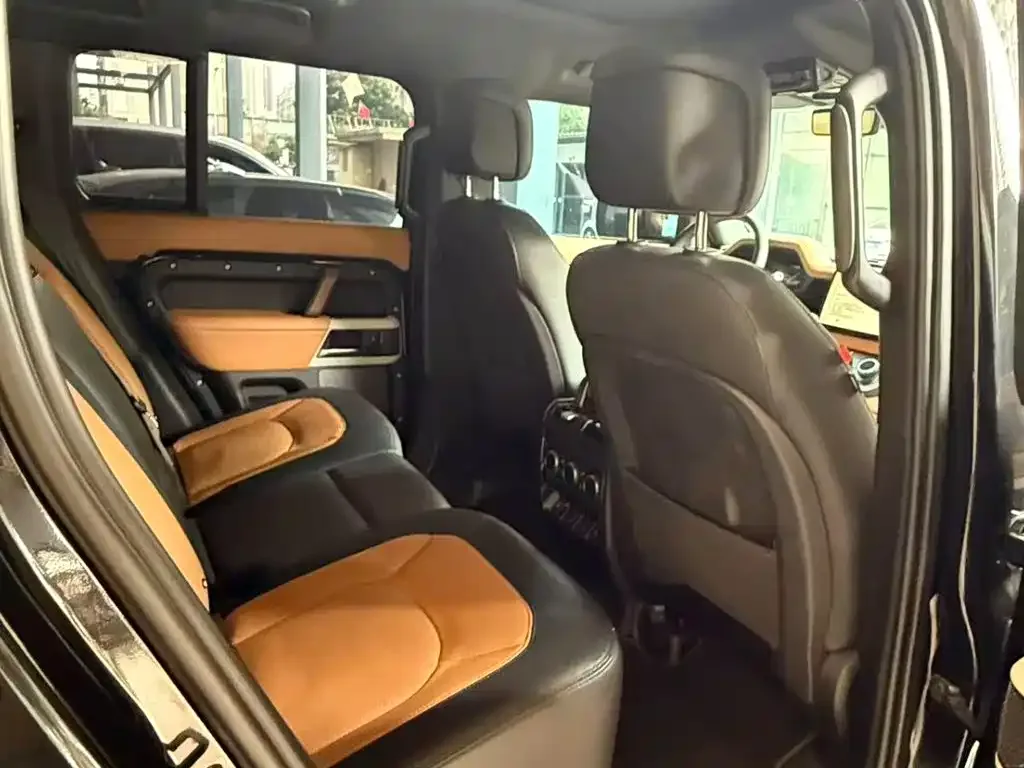 Land Rover Land Rover Defender 2023 Facelift 110 3.0T P400 X-DYNAMIC HSE — Фото автомобиля 6