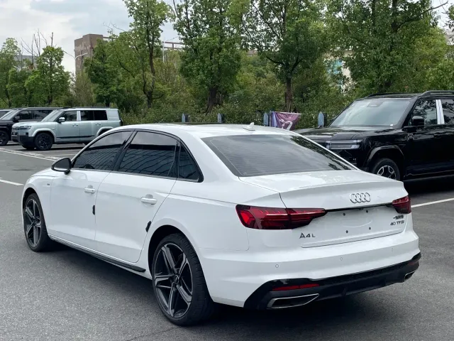 Audi A4L — Фото автомобиля 15