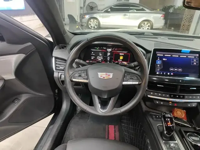 Cadillac CT5 — Фото автомобиля 10