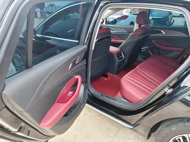 Hongqi H5 — Фото автомобиля 7