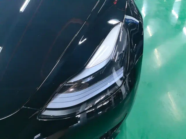 Tesla Model 3 — Фото автомобиля 23