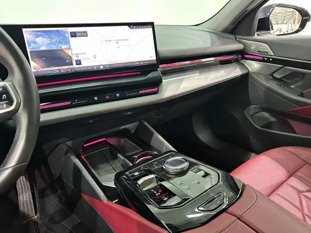 BMW 5 Series — Фото автомобиля 12