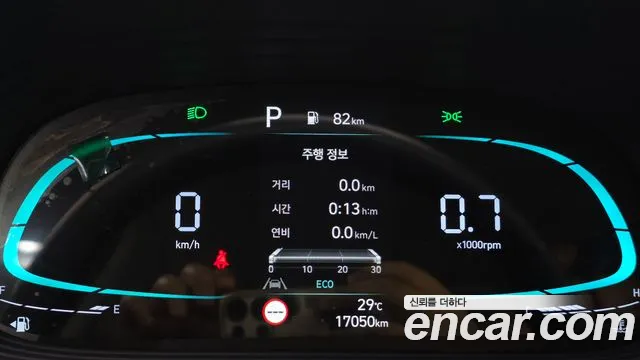 Hyundai Venue — Фото автомобиля 8