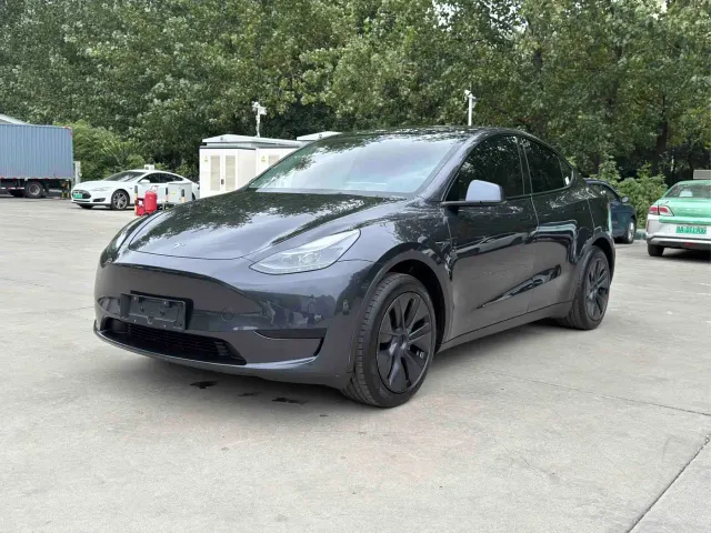 Фотография автомобиля — Tesla Model Y