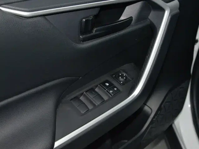 Toyota RAV4 — Фото автомобиля 7