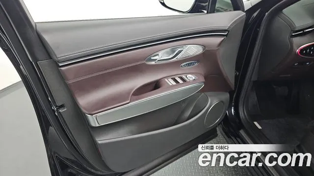 Genesis GV70 2.5T Бензин AWD — Фото автомобиля 24