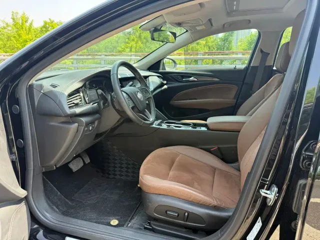 Buick Regal — Фото автомобиля 4
