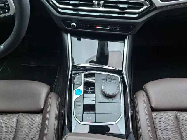 BMW i3 — Фото автомобиля 10