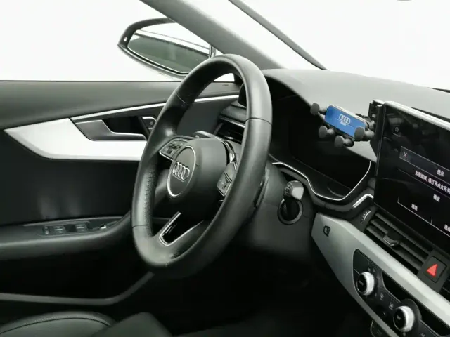 Audi A4L — Фото автомобиля 22