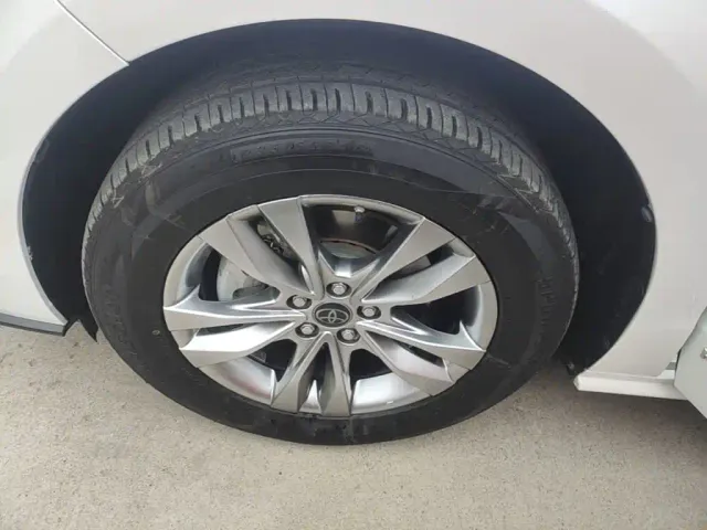 Toyota Sienna — Фото автомобиля 22