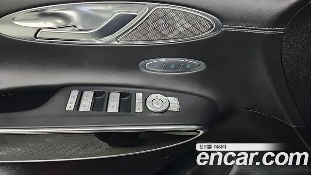 Genesis GV70 2.5T Бензин 2WD — Фото автомобиля 15