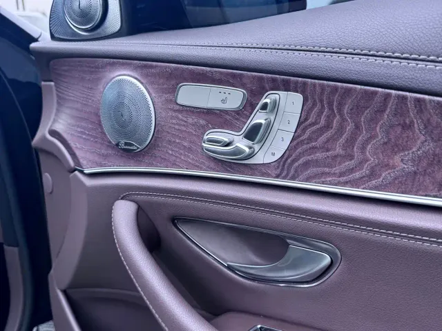 Mercedes-Benz E-Class — Фото автомобиля 11