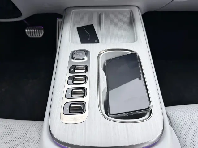 Xiaomi SU7 — Фото автомобиля 11