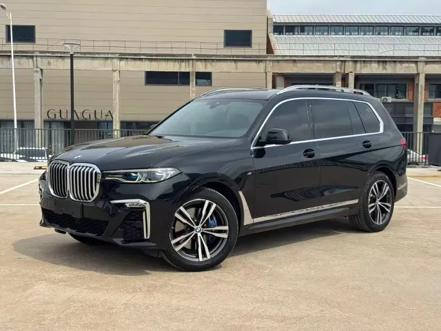 Фотография автомобиля — BMW X7