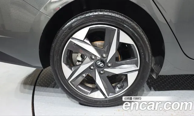 Hyundai Avante — Фото автомобиля 5