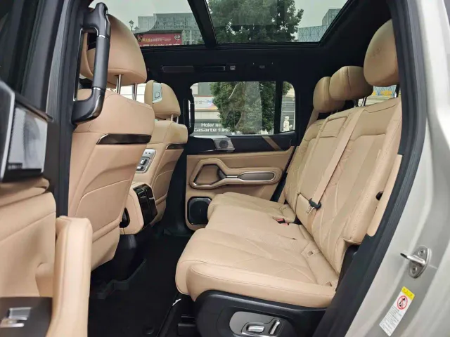 BYD FangChengBao Leopard 8 — Фото автомобиля 12