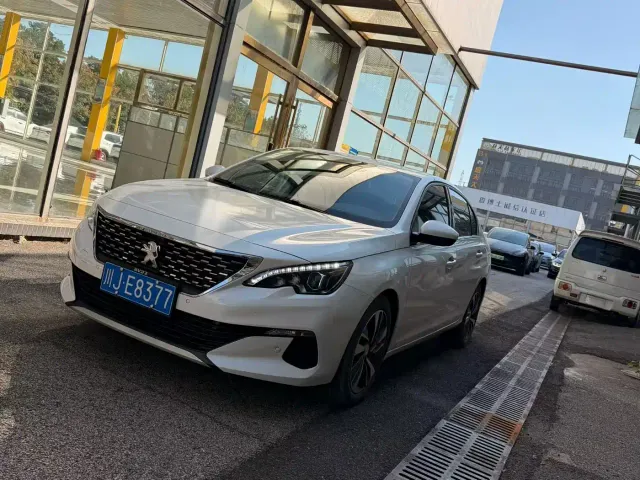 Фотография автомобиля — Peugeot 408