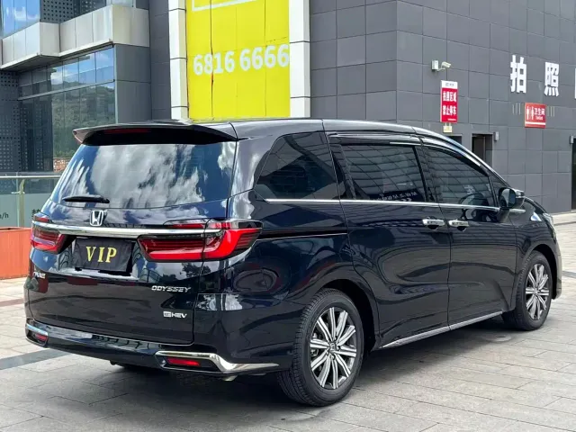 Honda Odyssey — Фото автомобиля 6