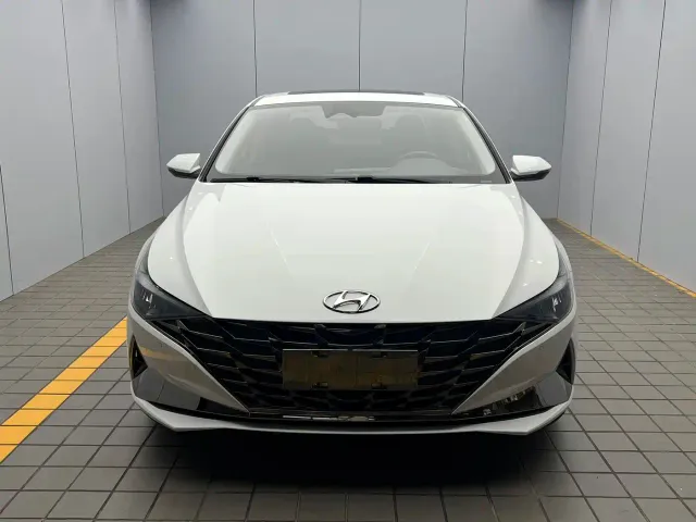Hyundai Elantra — Фото автомобиля 2