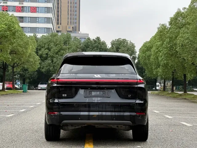 Li Auto L7 — Фото автомобиля 5
