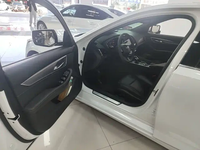 Cadillac CT5 — Фото автомобиля 15