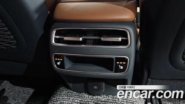 Genesis GV70 2.5T Бензин AWD — Фото автомобиля 15