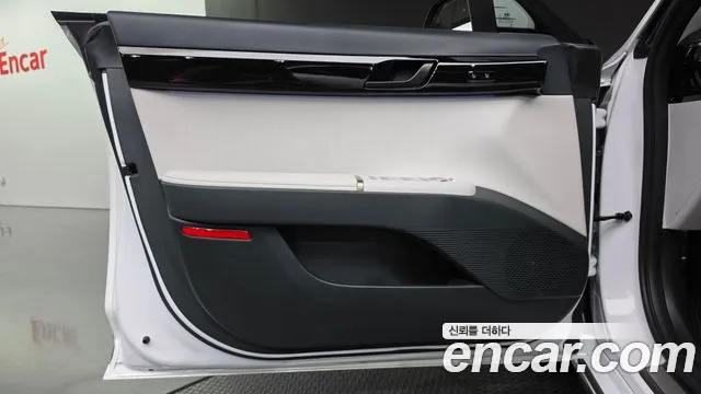 Hyundai Grandeur GN7 — Фото автомобиля 13