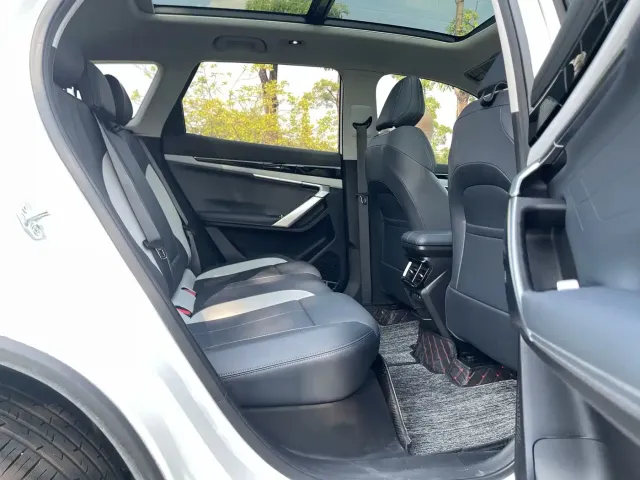 Geely Boyue L — Фото автомобиля 14