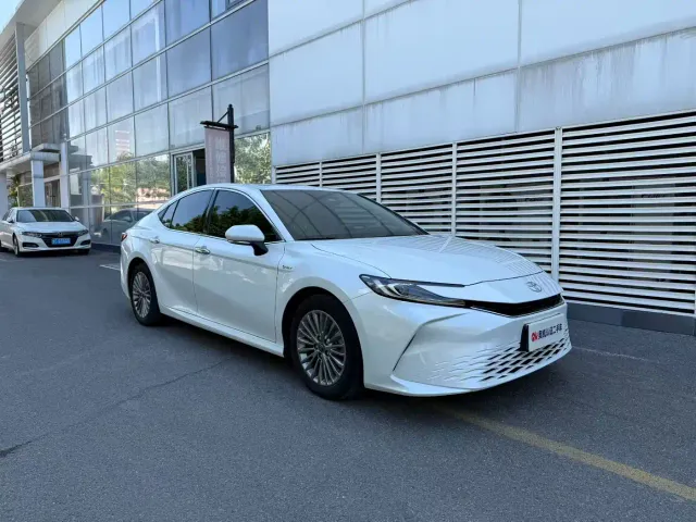 Toyota Camry — Фото автомобиля 2