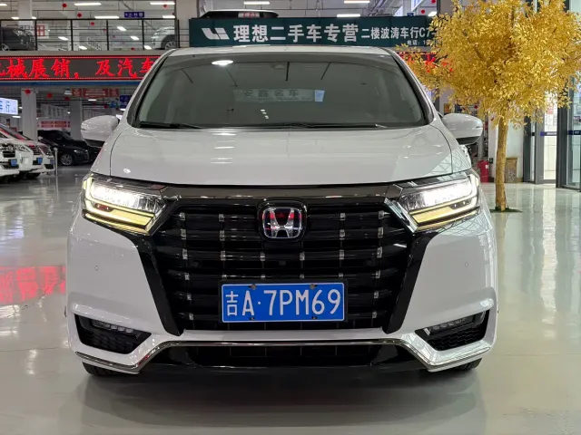Honda Elysion — Фото автомобиля 2