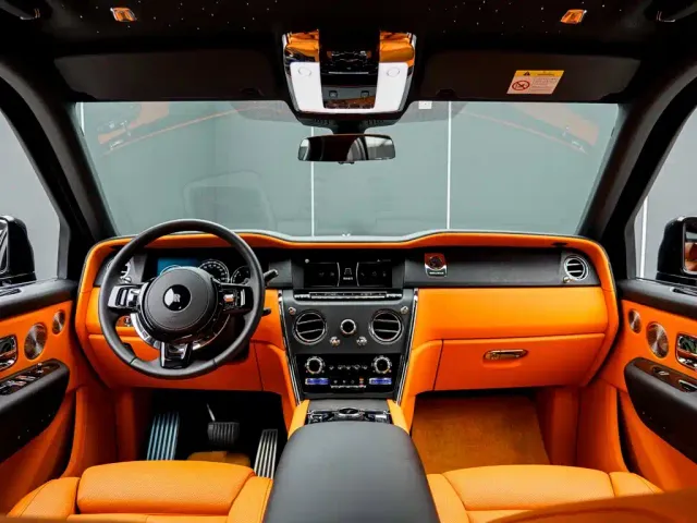Rolls-Royce Cullinan — Фото автомобиля 16