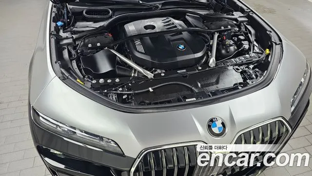 BMW 7-Series 7 серия (G70) 740i xDrive M Sport — Фото автомобиля 6