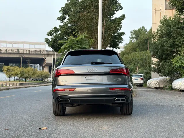Audi Q5L — Фото автомобиля 5