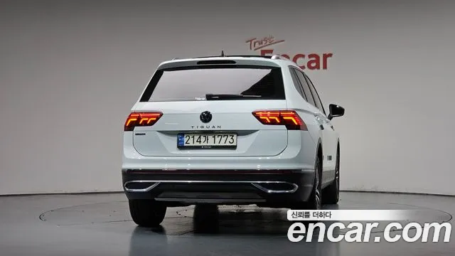 Volkswagen Tiguan — Фото автомобиля 4