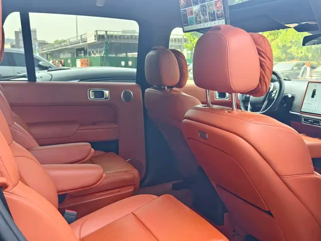 Li Auto L9 — Фото автомобиля 6