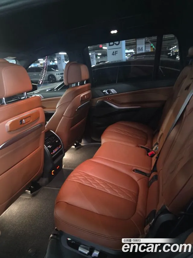 BMW X7 xDrive 40d M Sport 7 мест — Фото автомобиля 3