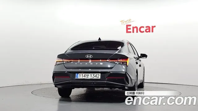 Hyundai Avante — Фото автомобиля 4