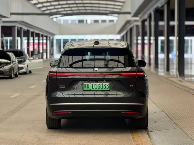 Nio ES8 — Фото автомобиля 13