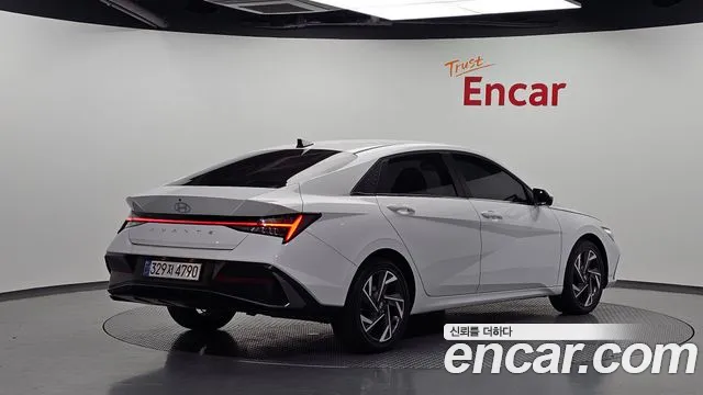 Hyundai Avante — Фото автомобиля 2