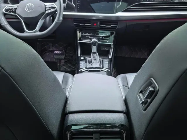 Volkswagen Passat — Фото автомобиля 14