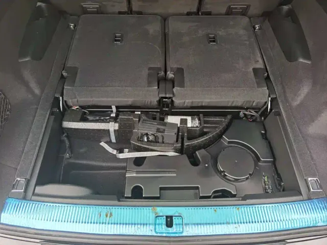 Audi Audi Q7 2023 45 TFSI quattro S line Sport — Фото автомобиля 10