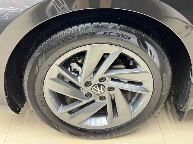Volkswagen Lamando — Фото автомобиля 26