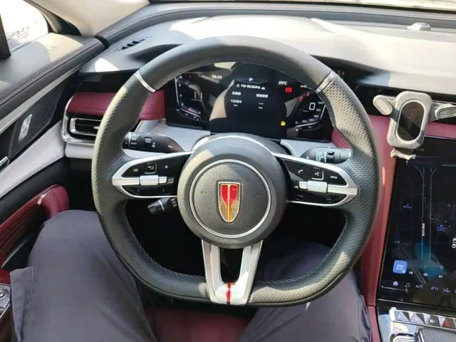 Hongqi H5 — Фото автомобиля 10