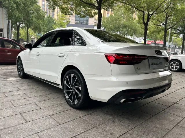 Audi A4L — Фото автомобиля 15