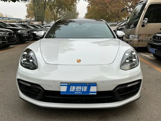 Porsche Panamera — Фото автомобиля 2