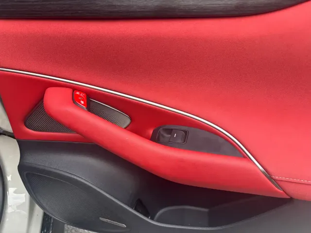 Xiaomi SU7 — Фото автомобиля 10