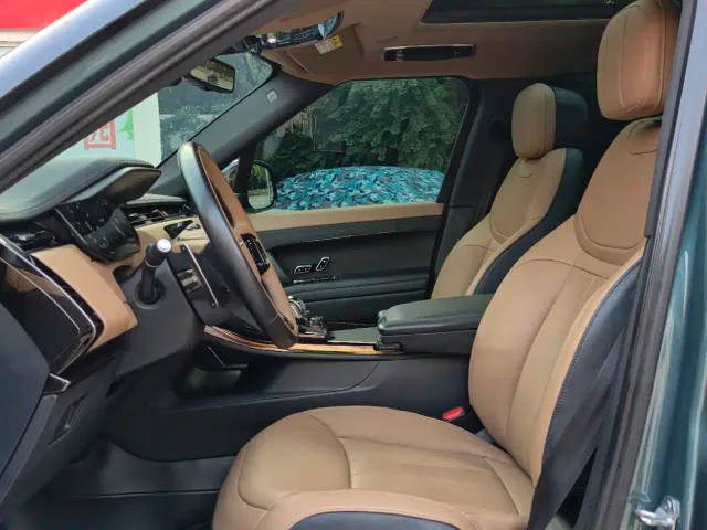 Land Rover Range Rover Sport — Фото автомобиля 5