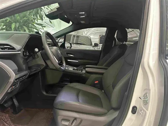 Toyota Sienna — Фото автомобиля 11