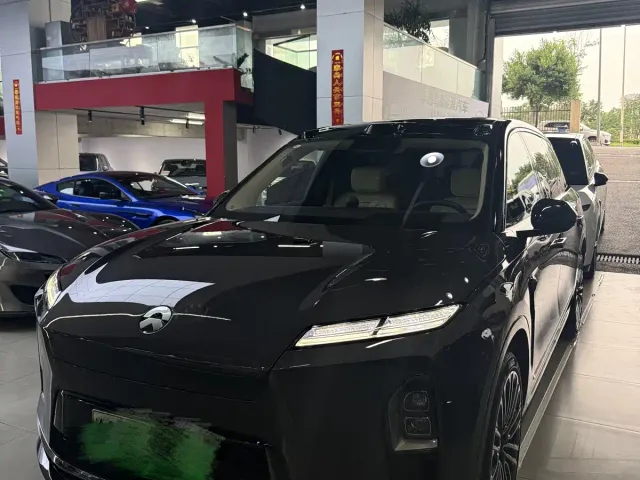 Nio ES8 — Фото автомобиля 2